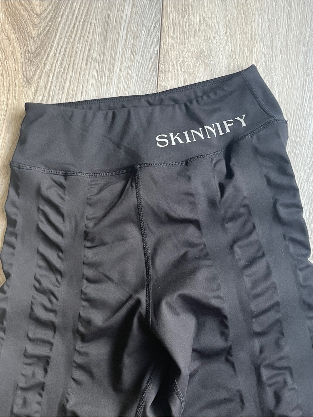 Skinnify Black Leggings size small - Picture 7 of 8